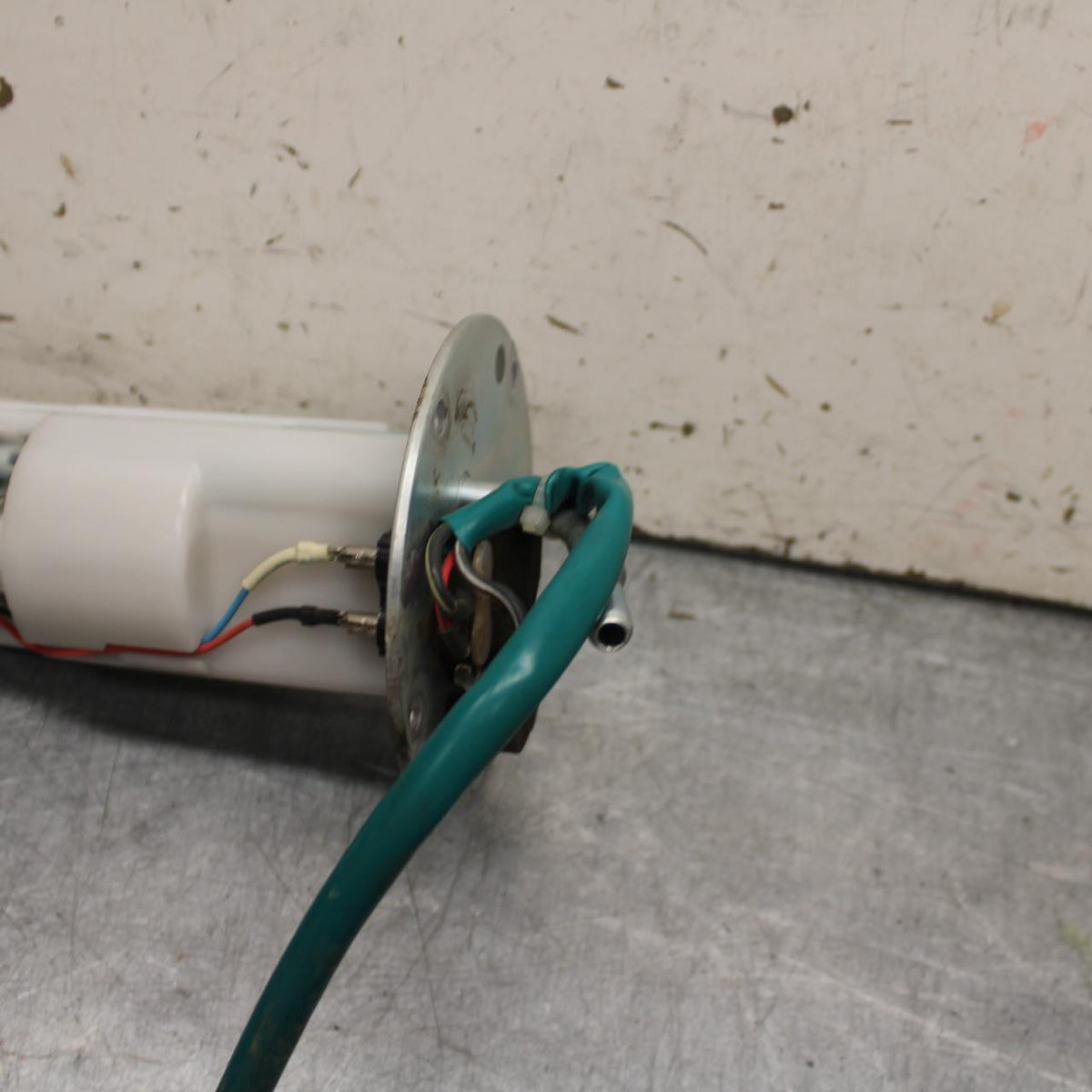21 KAWASAKI NINJA ZX6R FUEL PUMP GAS PETROL SENDER UNIT 49040-0779 BB647