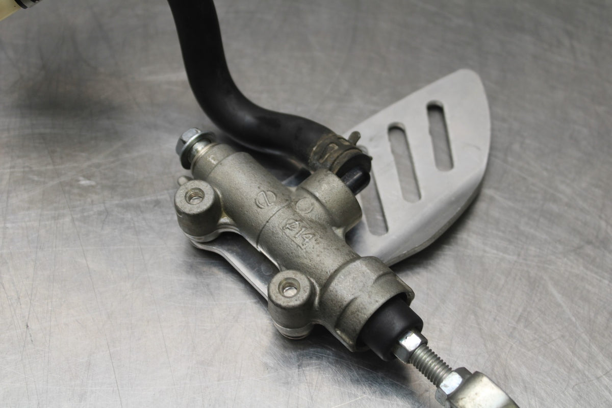 06-07 SUZUKI GSXR 600 REAR BACK BRAKE MASTER CYLINDER W RESERVOIR BB845