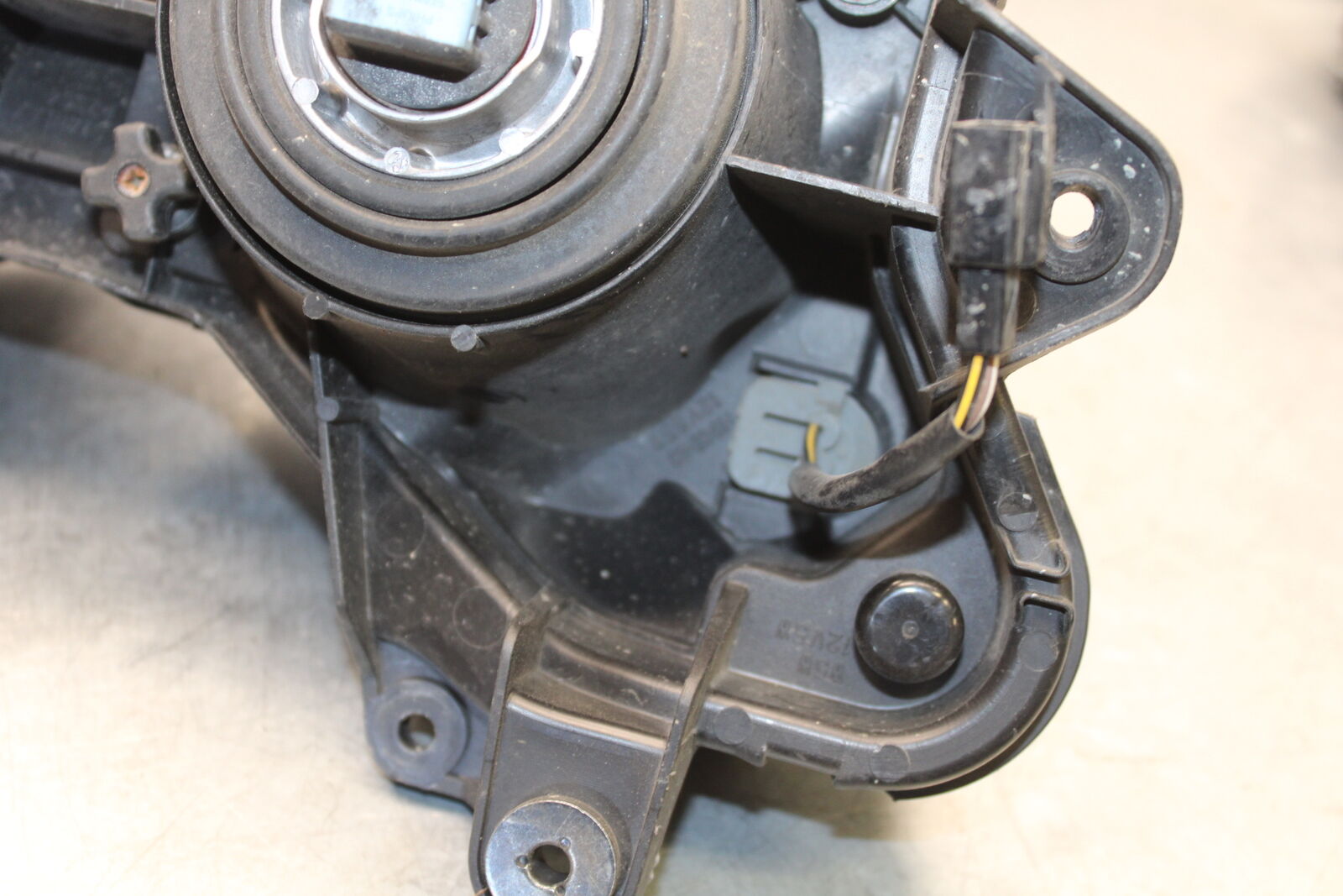 09-12 KAWASAKI NINJA ZX6R ZX600R FRONT HEADLIGHT HEAD LAMP 23007-0101 BB656