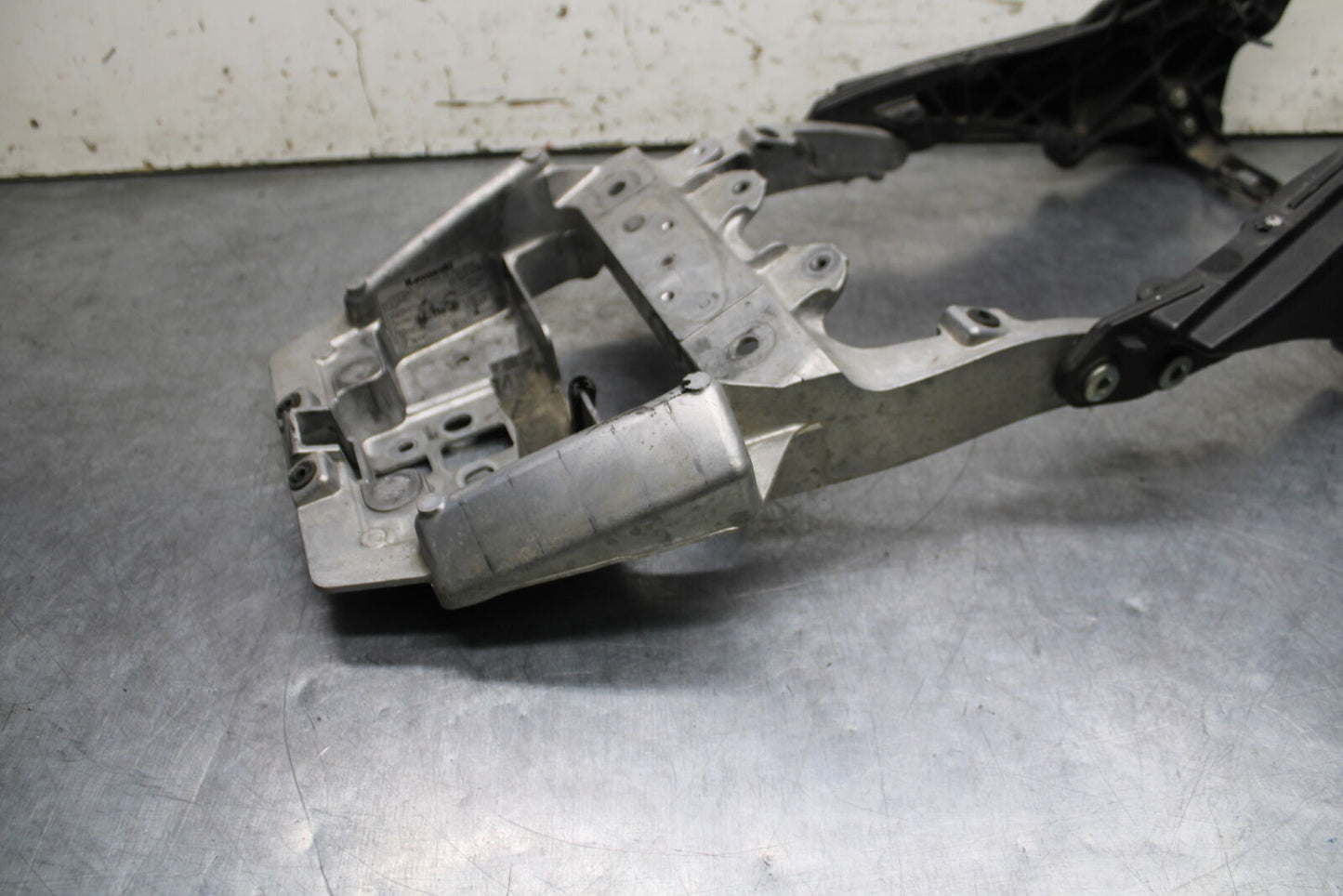 12-13 KAWASAKI Z1000 REAR SUBFRAME BACK SUB FRAME BB743