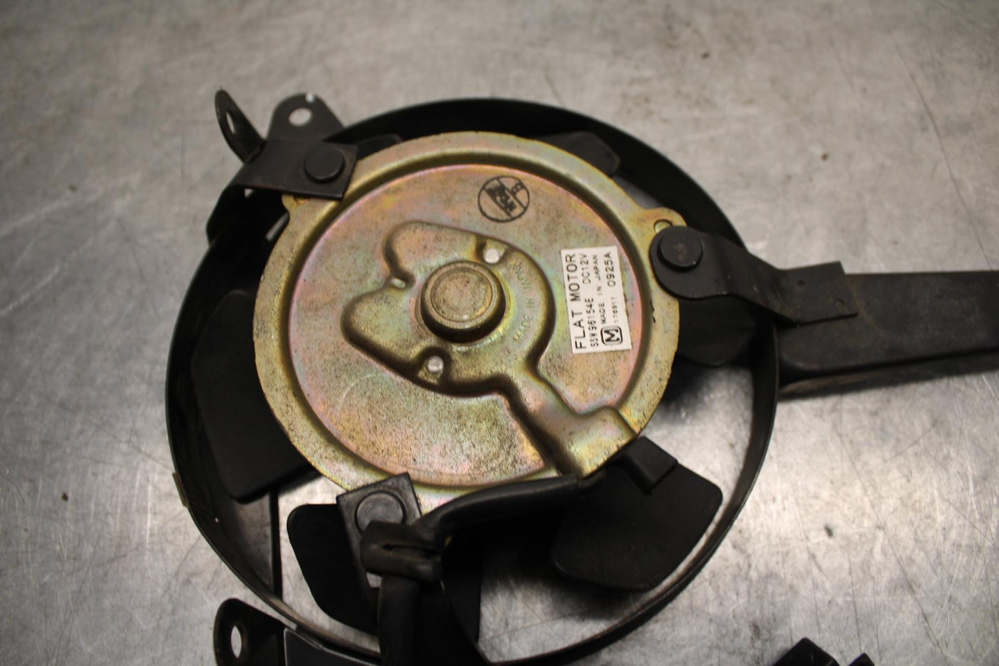 2001 Yamaha YZF R6 ENGINE RADIATOR COOLING FAN 5EB-12405-00-00 BB68