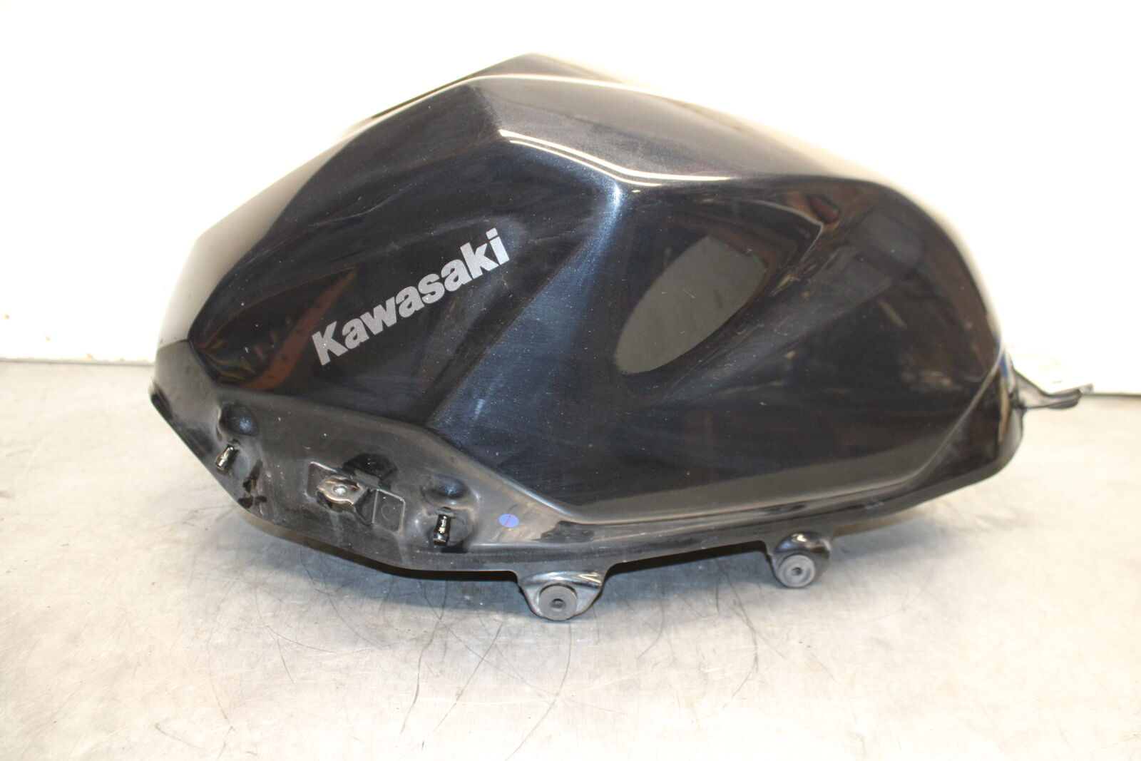 19-22 KAWASAKI Z400 GAS TANK FUEL CELL PETROL RESERVOIR BB738