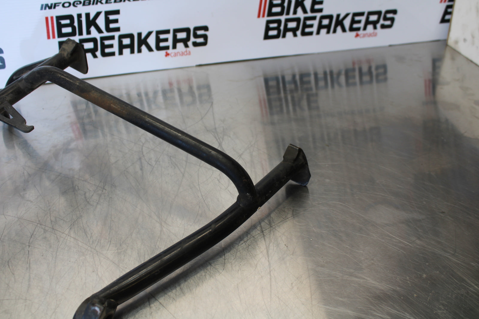 06-12 BMW F800ST CENTER MAIN STAND BB144