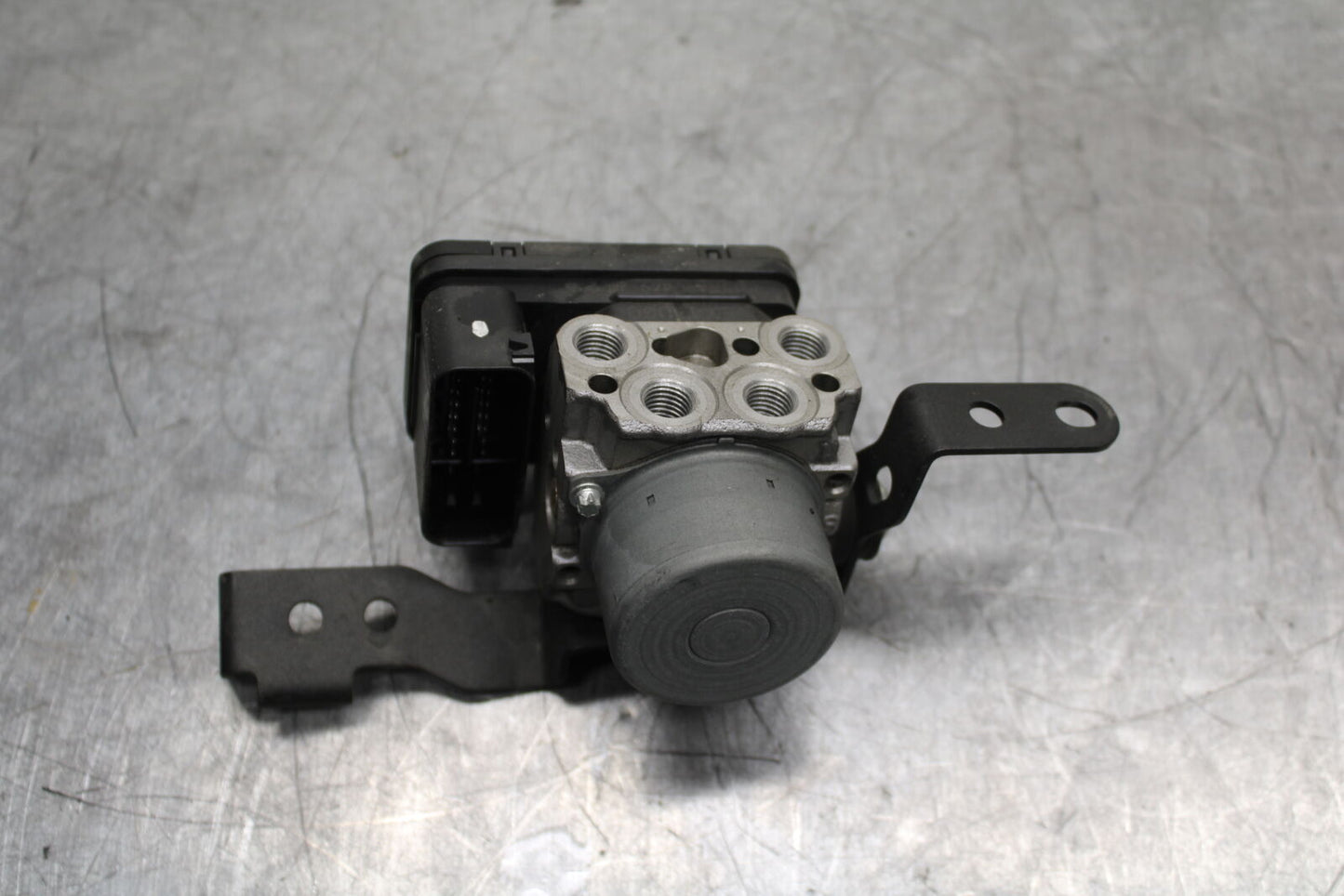 19-22 KAWASAKI Z400 ABS PUMP UNIT MODULE BB738