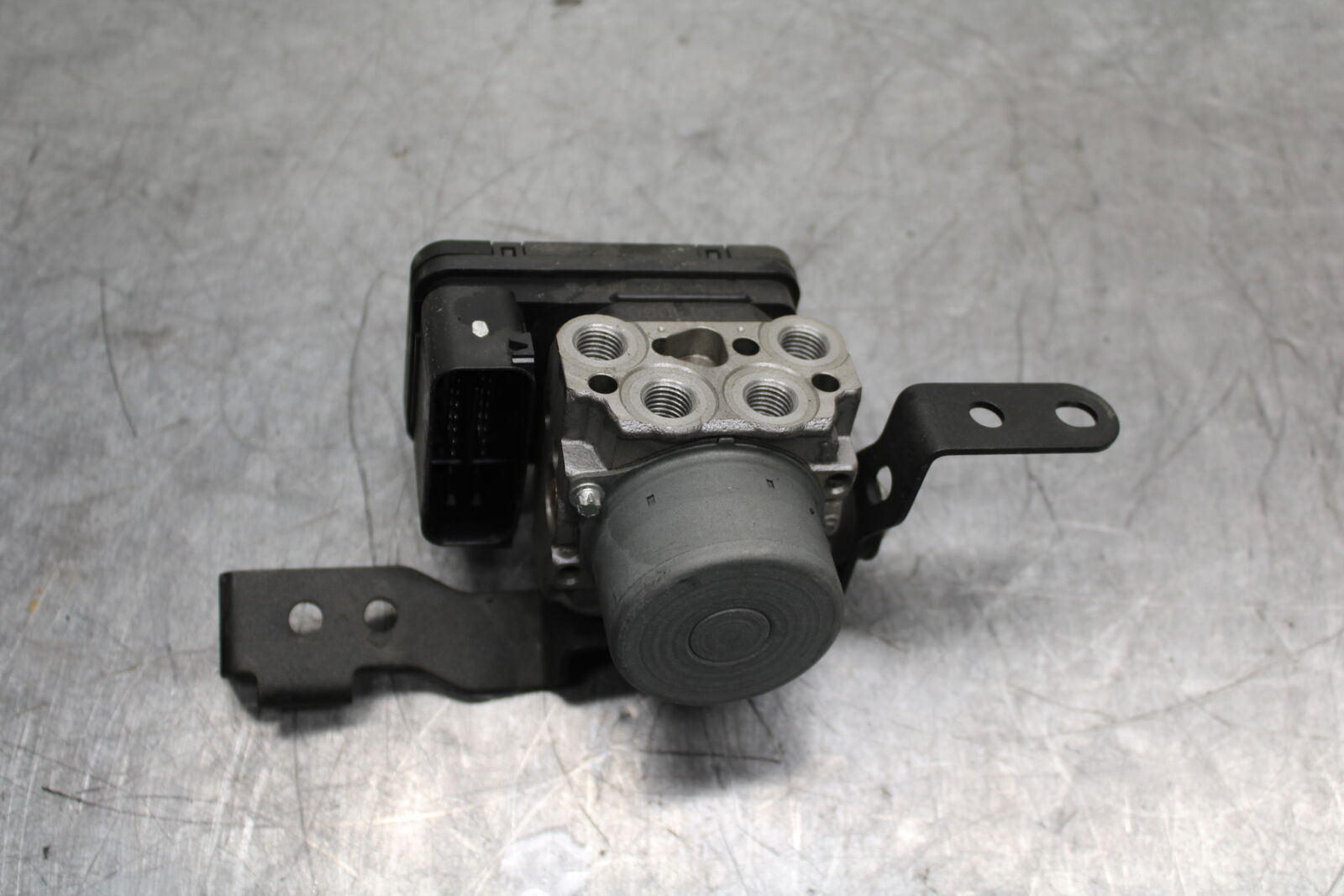 19-22 KAWASAKI Z400 ABS PUMP UNIT MODULE BB738