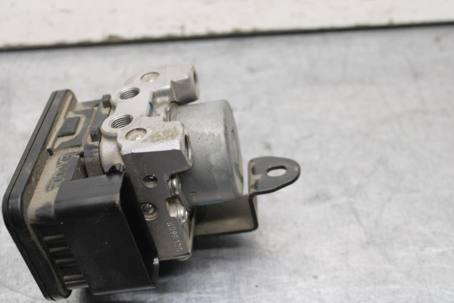 15-16 KAWASAKI EX300 ABS PUMP UNIT MODULE BB635