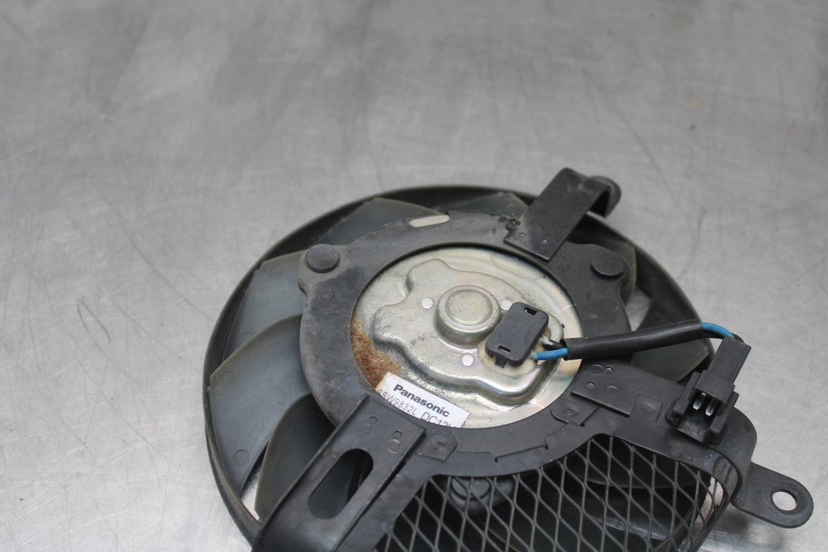 11-26 SUZUKI GSXR750 ENGINE RADIATOR COOLING FAN BB900