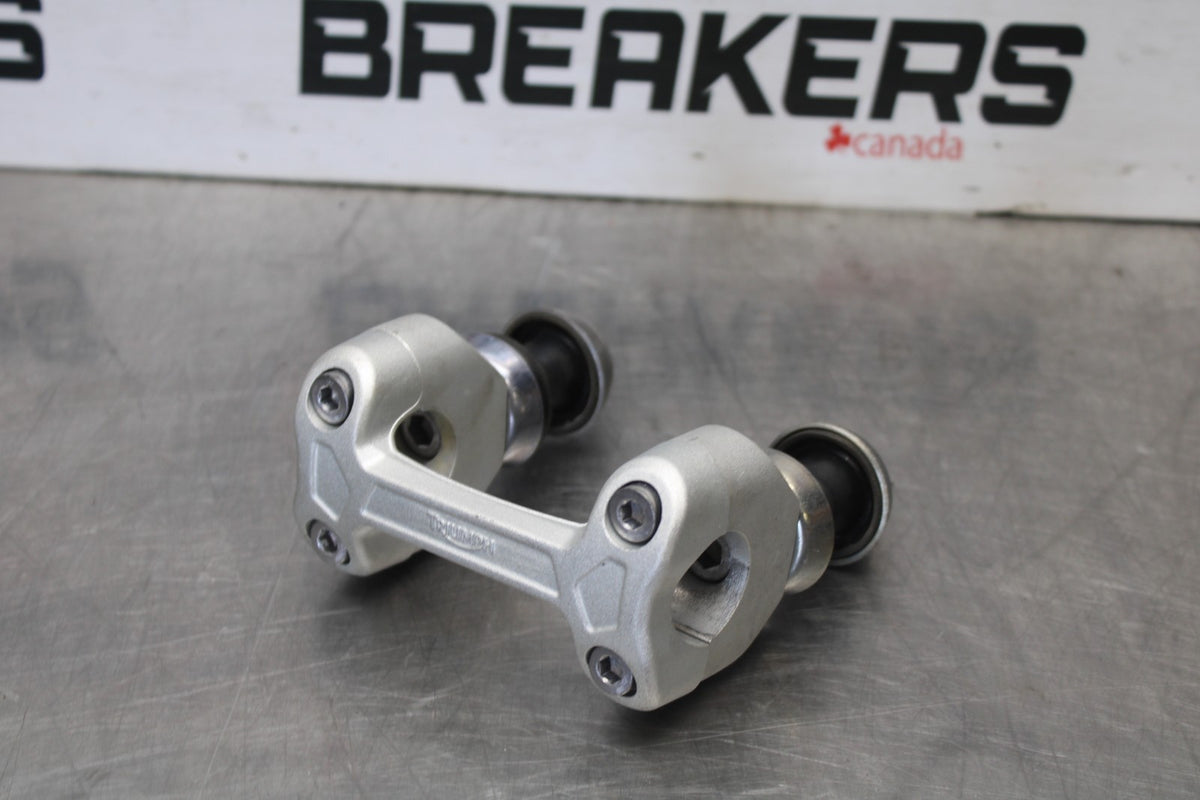 12 TRIUMPH STREET TRIPLE R HANDLEBAR RISERS BB914