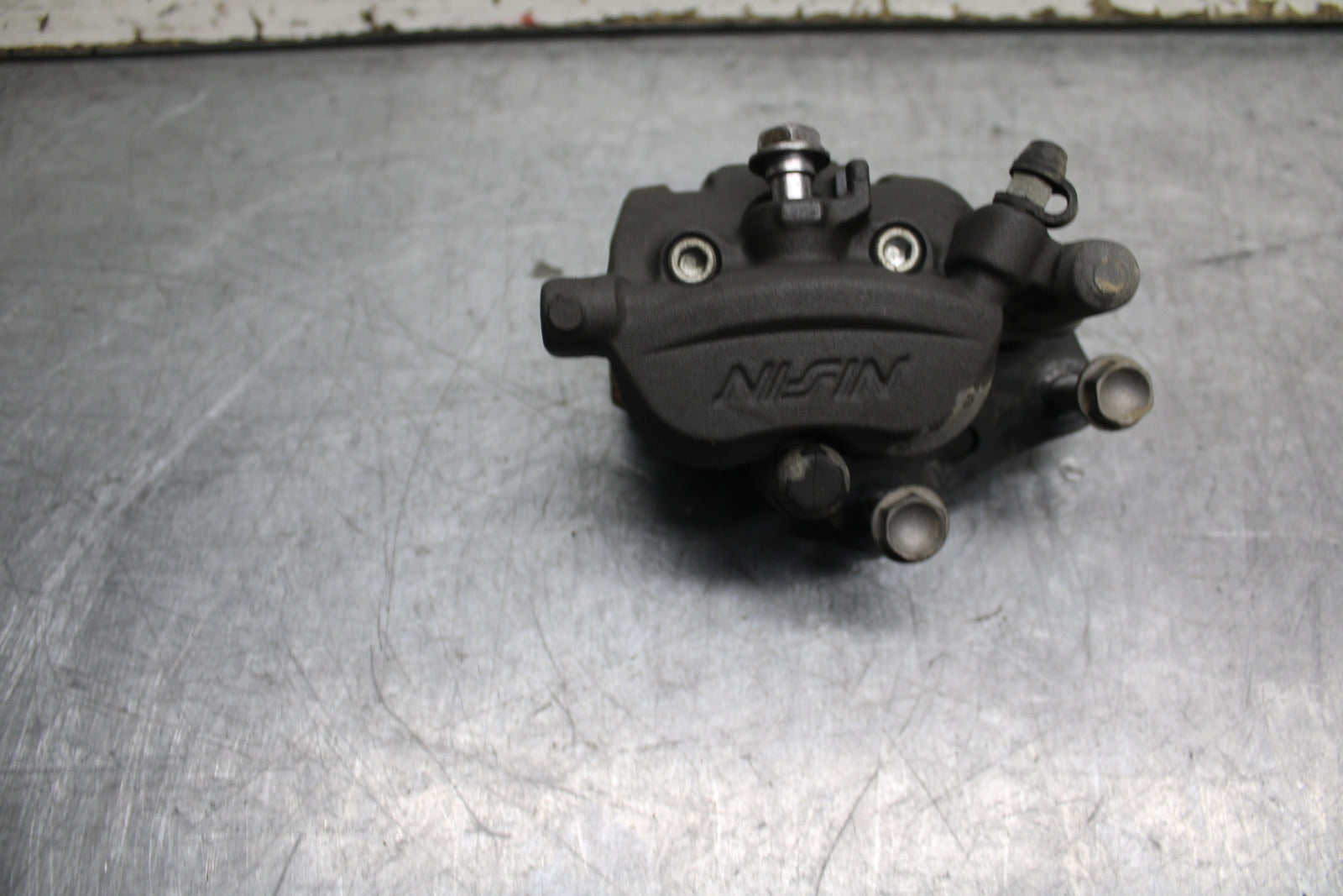 24 KAWASAKI NINJA 500 ABS RIGHT FRONT BRAKE CALIPER BB744