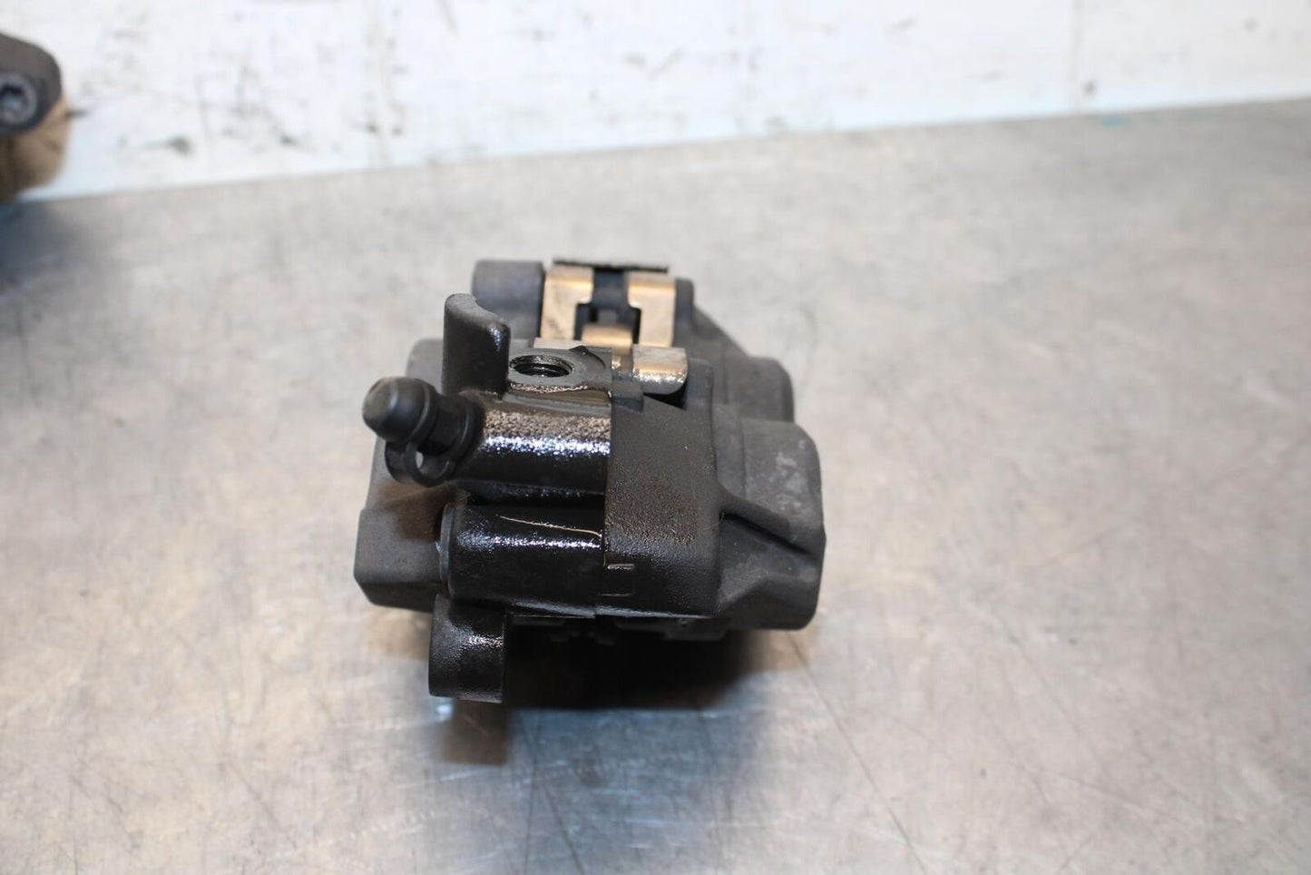 2000 Honda CBR600F4 RIGHT LEFT FRONT BRAKE CALIPER SET PAIR CALIPERS BB552