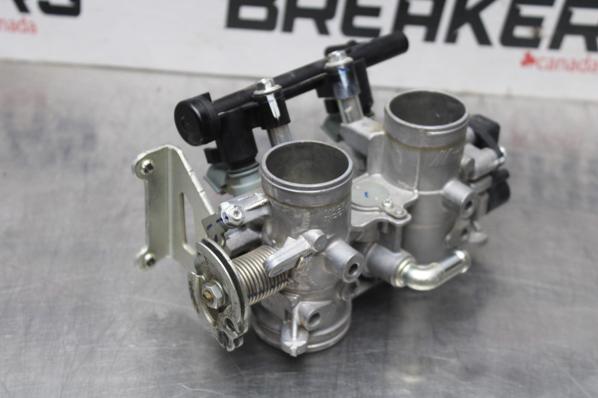 17-18 YAMAHA YZF R3 MAIN FUEL INJECTORS / THROTTLE BODIES BB788