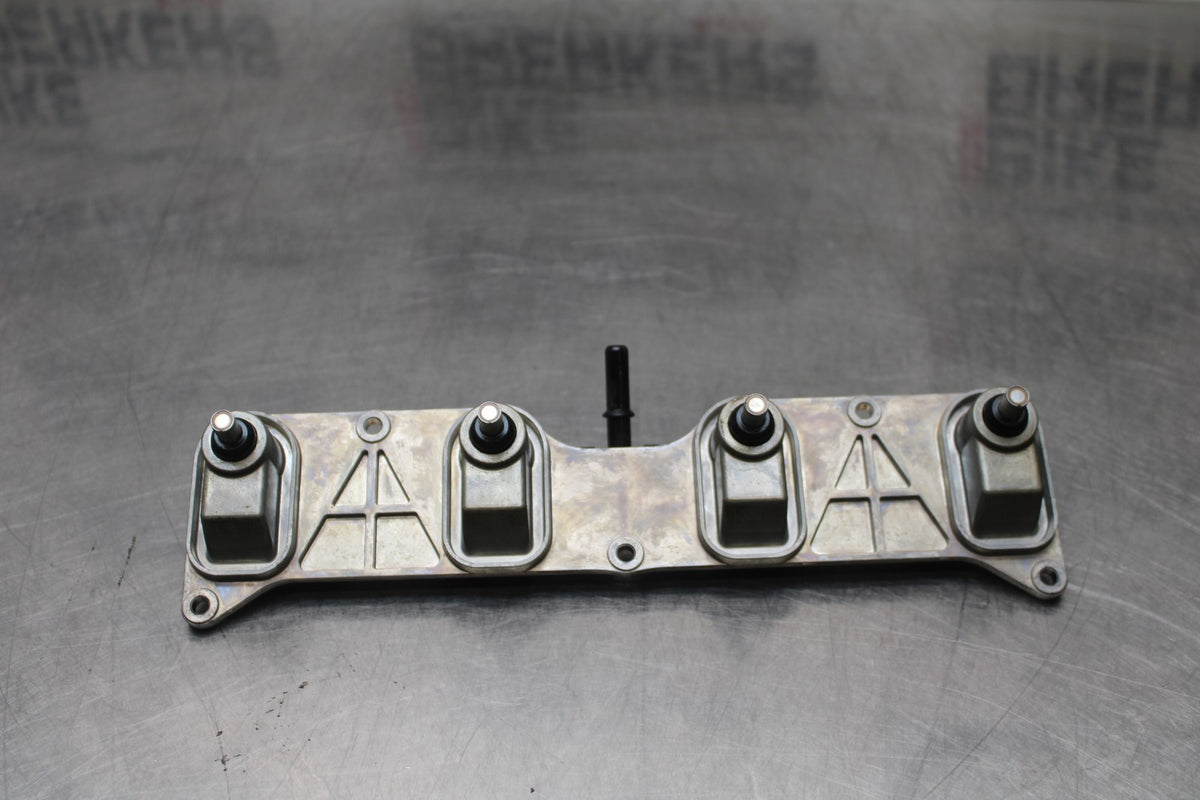 08 KAWASAKI NINJA ZX10R SECONDARY FUEL INJECTORS TOP AIRBOX GAS RAIL BB201