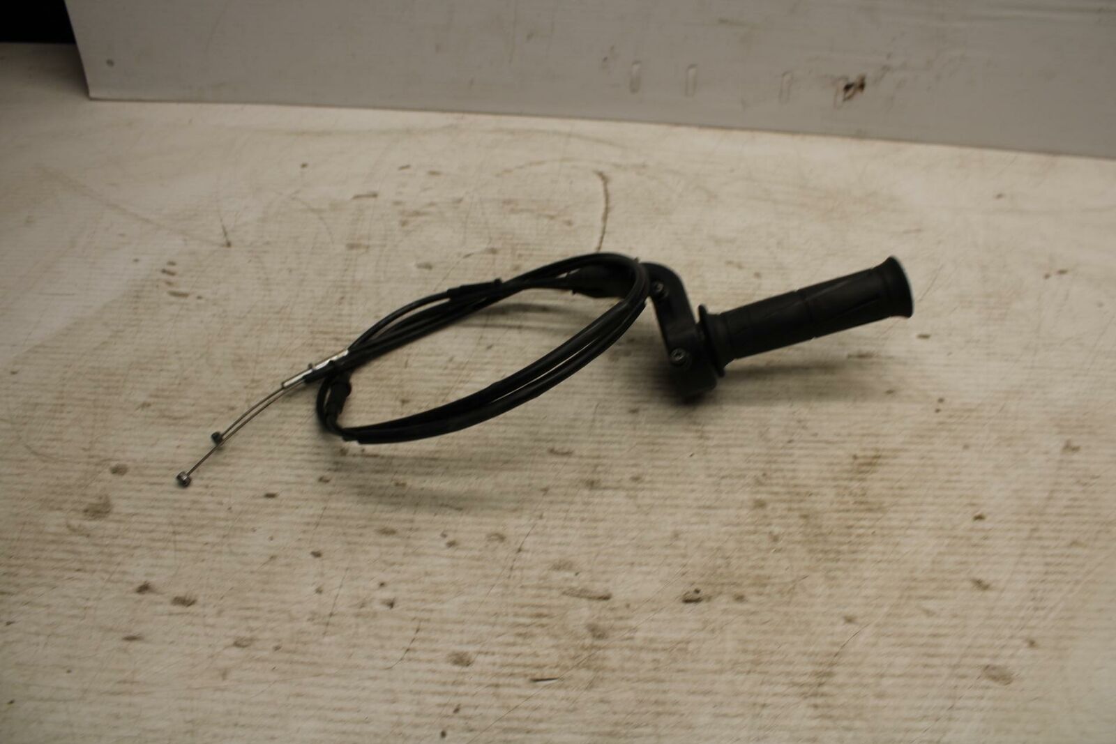 13-18 KAWASAKI NINJA ZX6R THROTTLE CABLE LINE HOUSING GUIDE BB304