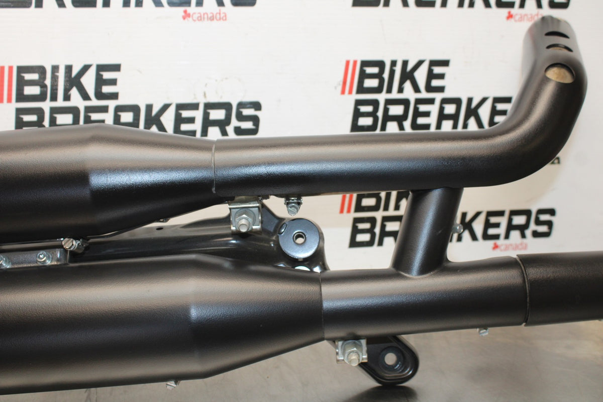 22 HARLEY-DAVIDSON SOFTAIL EXHAUST PIPE BB859