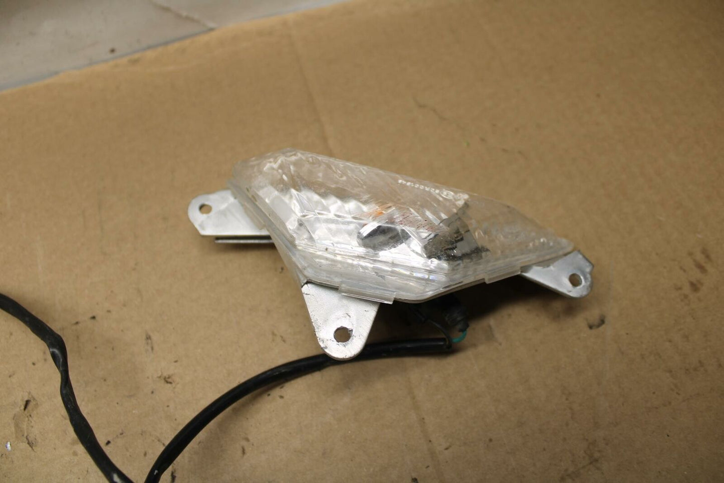 15 KAWASAKI NINJA 300 EX300 ABS  TURN SIGNAL LIGHT INDICATOR BB395