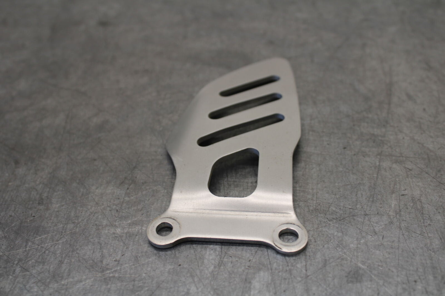 06-07 SUZUKI GSXR 600 LEFT REARSET REAR SET HEEL GUARD COVER  BB694