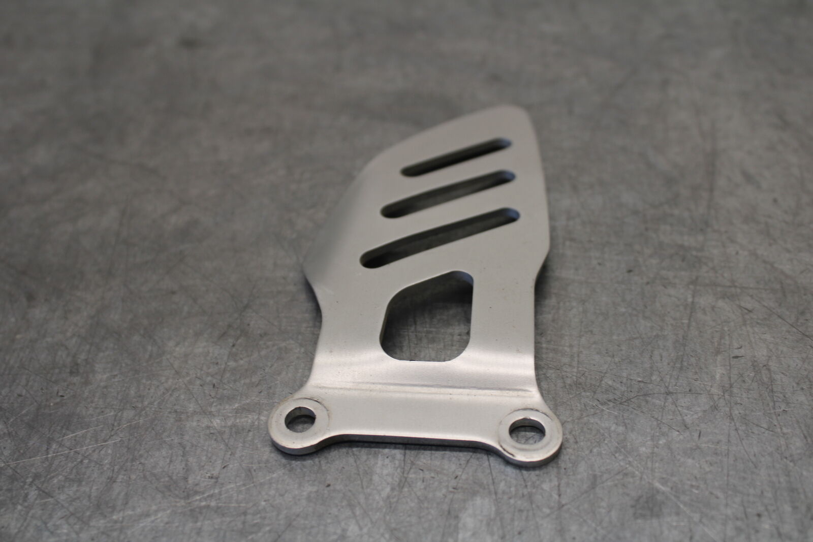 06-07 SUZUKI GSXR 600 LEFT REARSET REAR SET HEEL GUARD COVER  BB694
