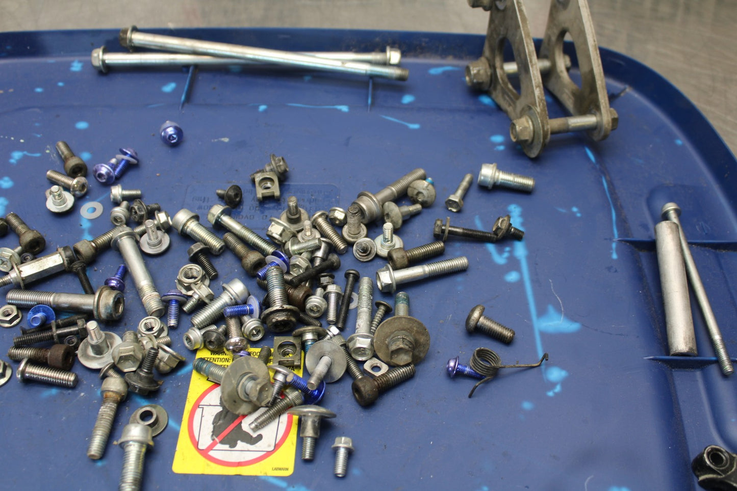 11-22 SUZUKI GSXR 600 MOUNTING BOLTS HARDWARE MOTOR SCREWS BB193