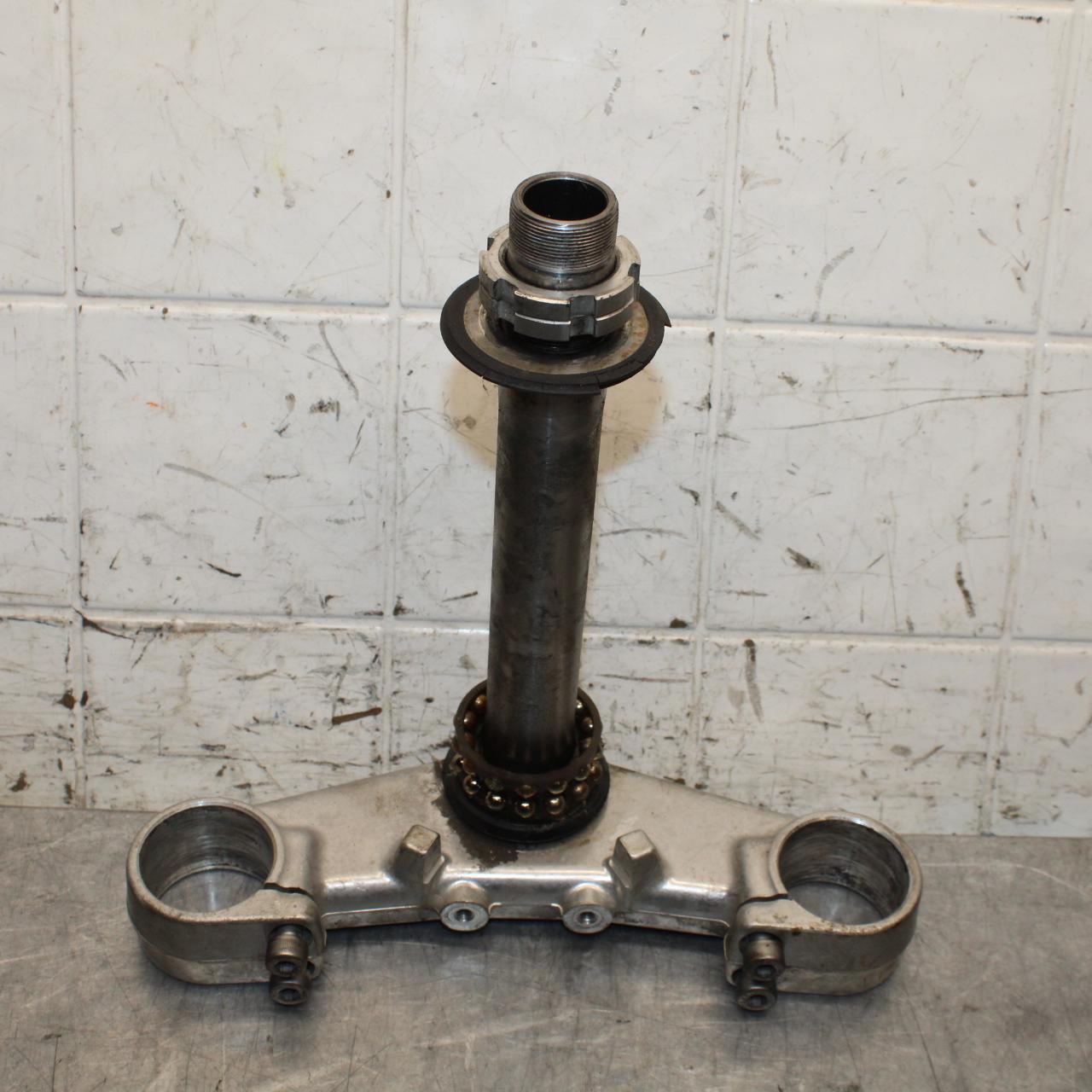 2000 Yamaha YZF R6 FRONT FORKS  LOWER TRIPLE TREE STEM 5EB-23340-00-00 BB558