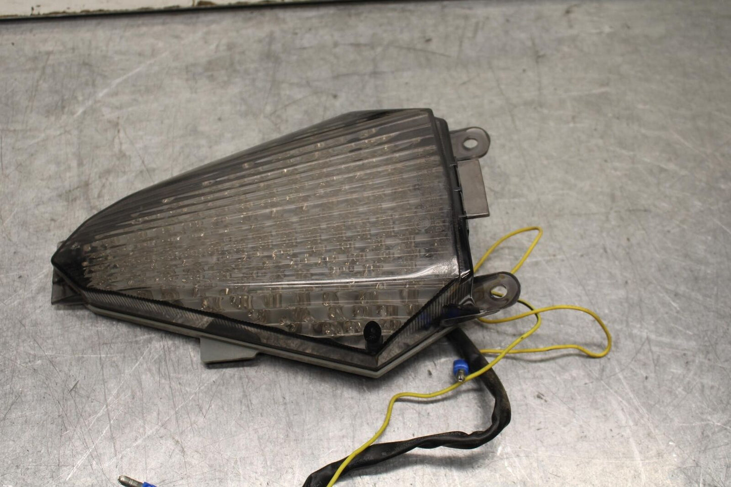 08-16 YAMAHA YZF R6 AFTERMARKET REAR TAIL TAILLIGHT BACK BRAKE LIGHT BB636