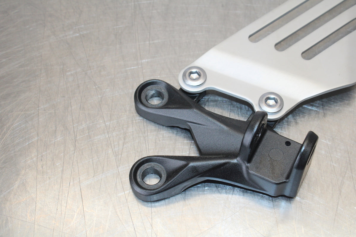 23-24 KAWASAKI NINJA ZX14R LEFT REARSET REAR SET DRIVER FOOT PEG REST STOP BB169