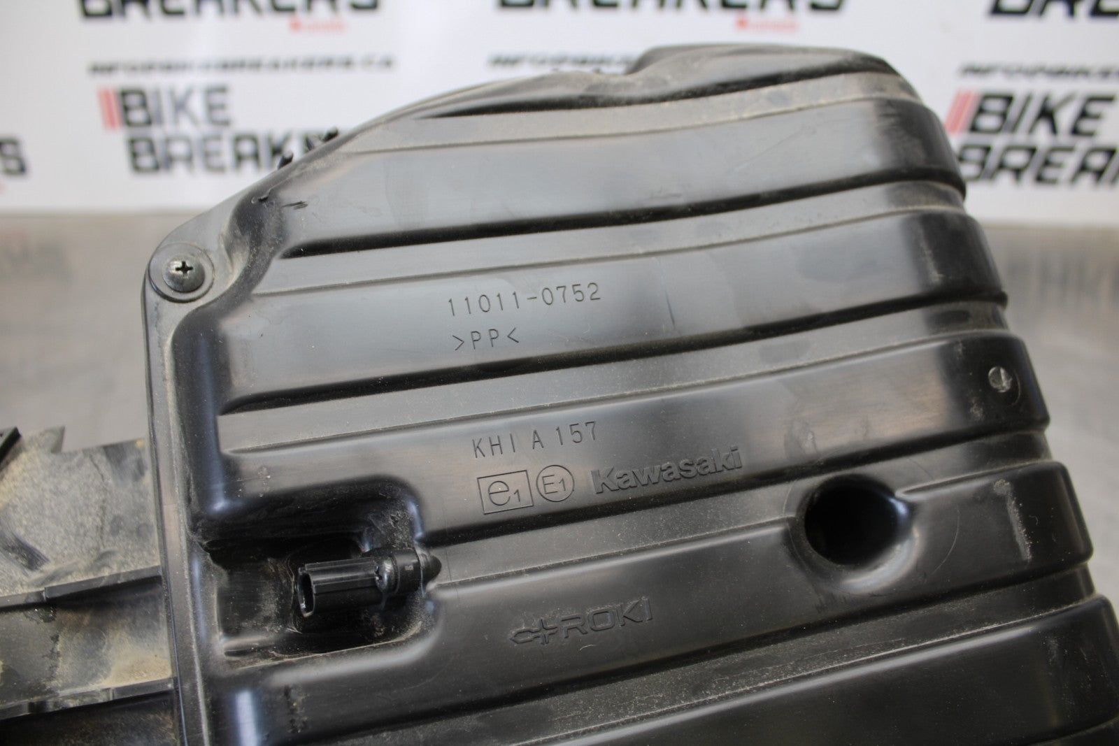 21-23 KAWASAKI NINJA ZX6R AIRBOX AIR INTAKE FILTER BOX BB179