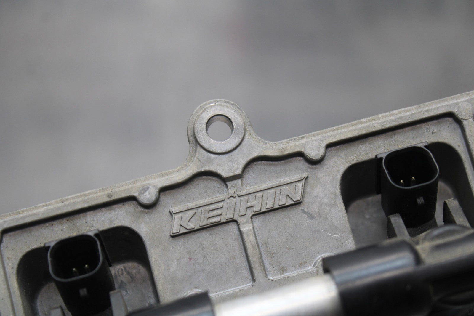 07-08 KAWASAKI NINJA ZX6R SECONDARY FUEL INJECTORS TOP AIRBOX GAS RAIL BB203