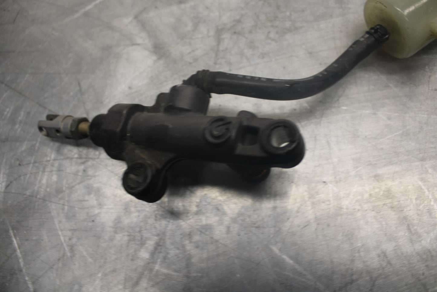 05 YAMAHA YZF R6S REAR BREMBO  BRAKE MASTER CYLINDER W RESERVOIR BB462
