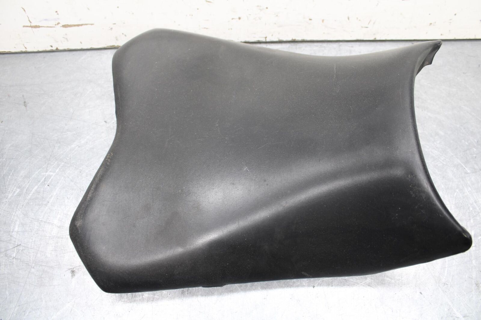 15-16 KAWASAKI EX300 FRONT DRIVERS SEAT PAD SADDLE PILLION BB635