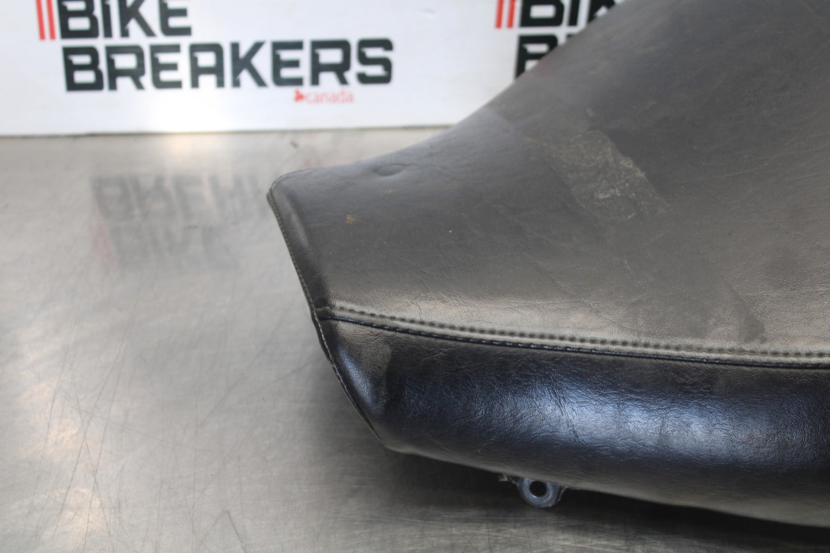 05-09 SUZUKI BOULEVARD C90 FRONT DRIVERS SEAT BB918