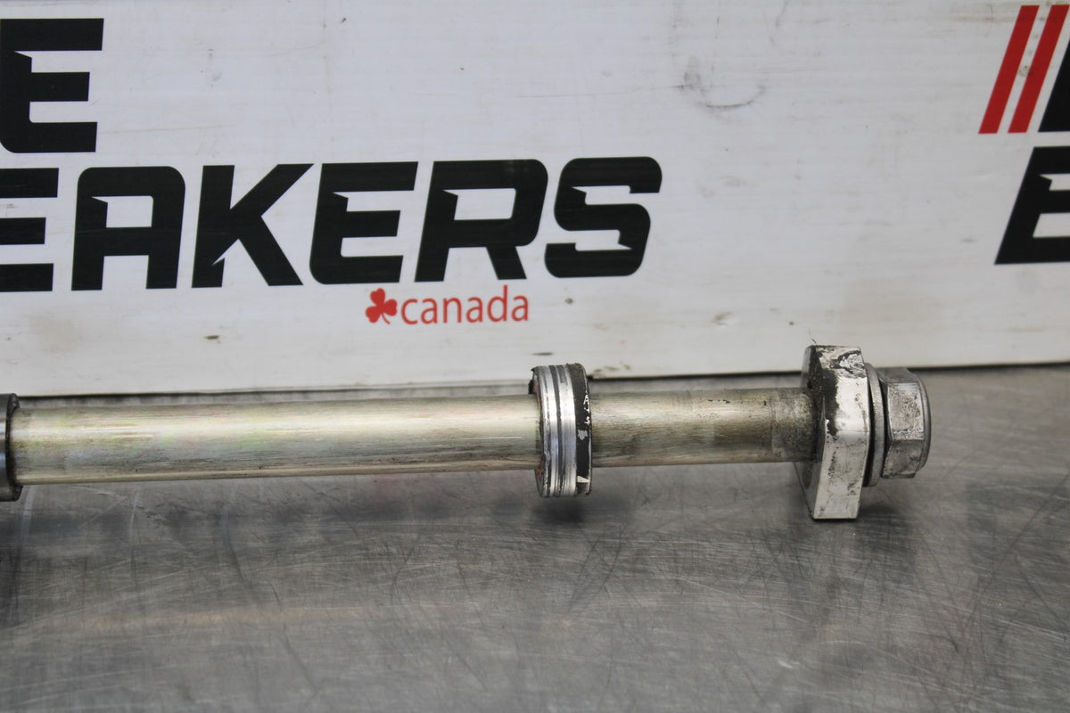 12 TRIUMPH STREET TRIPLE R REAR AXLE BACK WHEEL RIM PIVOT BOLT AXEL BB914
