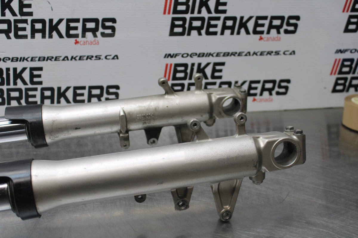 02 SUZUKI GSXR600 COMPLETE FRONT END FORKS SUSPENSION TRIPLE TREES  BB00