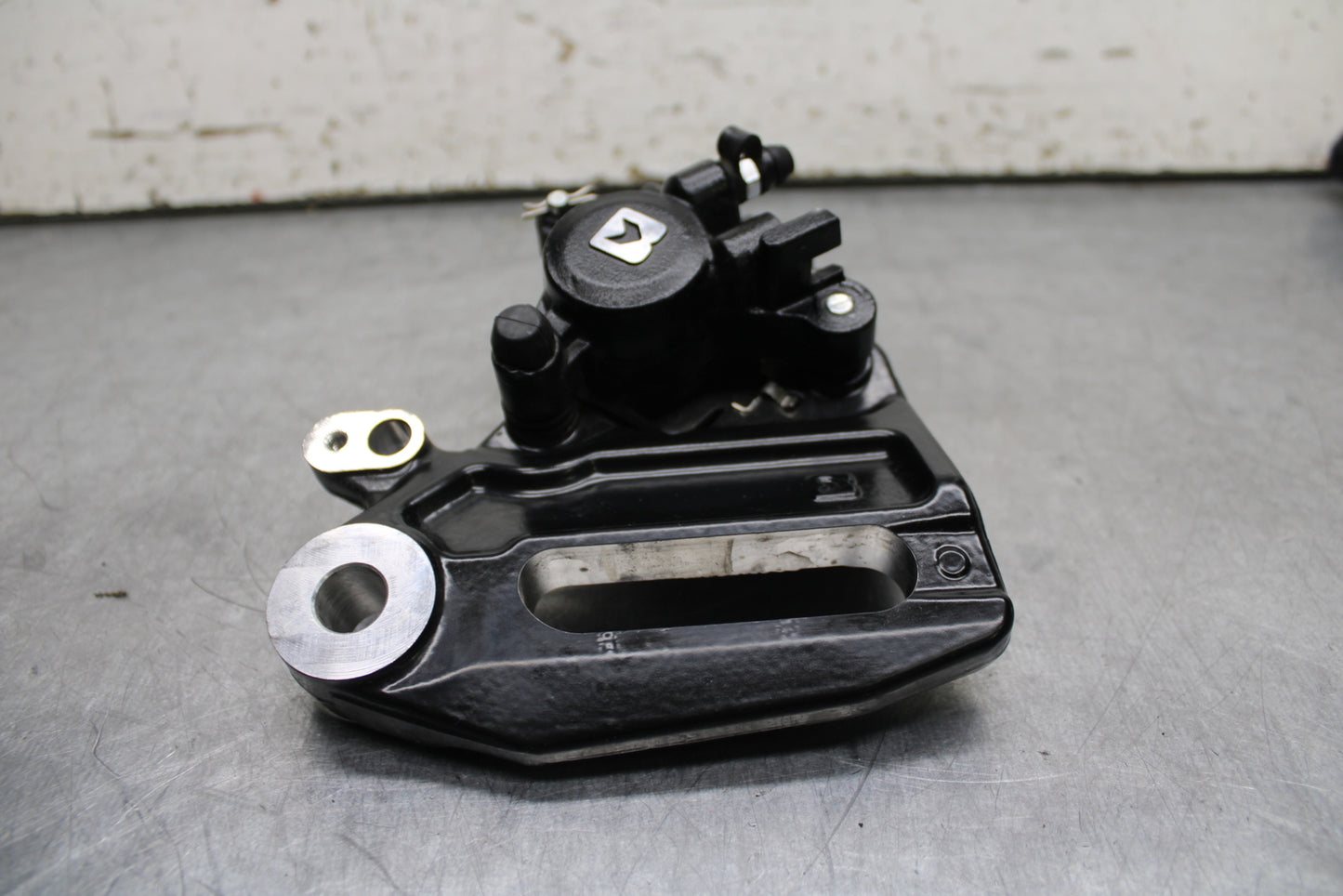 17-24 KTM 390 DUKE REAR BACK BRAKE CALIPER W MOUNT BRACKET BB734
