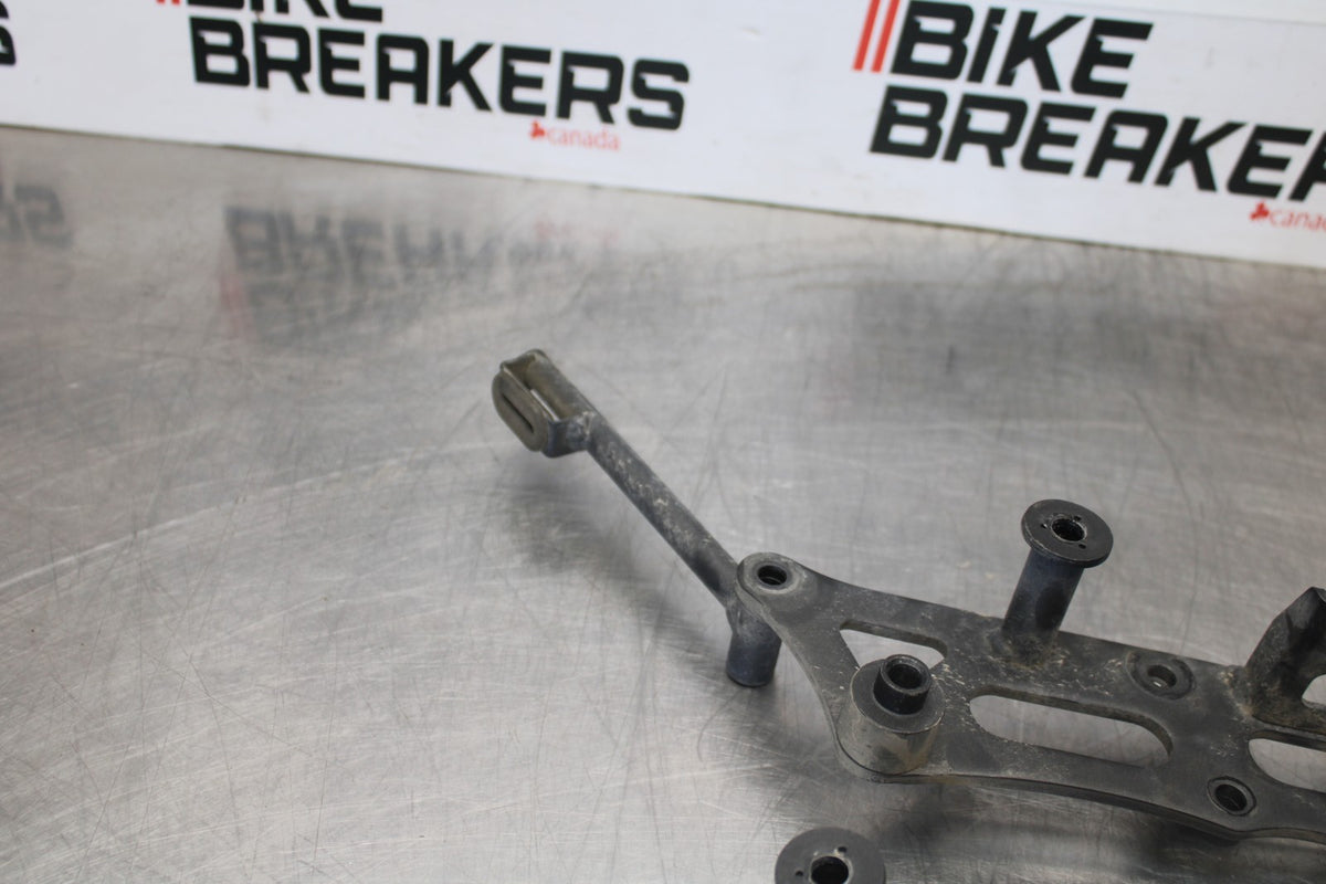 08 KAWASAKI VULCAN 1600 VN1600D NOMAD SADDLEBAG MOUNTING BRACKETS MOUNTS BB904