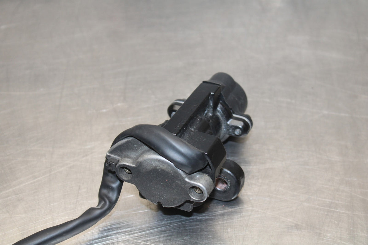 05-06 SUZUKI GSXR1000 IGNITION LOCK KEY SET W/ GAS CAP AND SEAT LOCK BB857