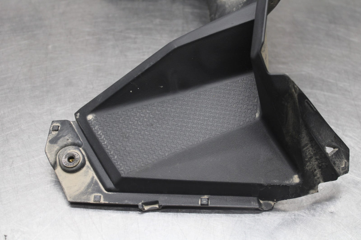 24-25 KAWASAKI NINJA 500 EX500J ABS FRONT CENTER FAIRING & USB-C CHARGER BB934