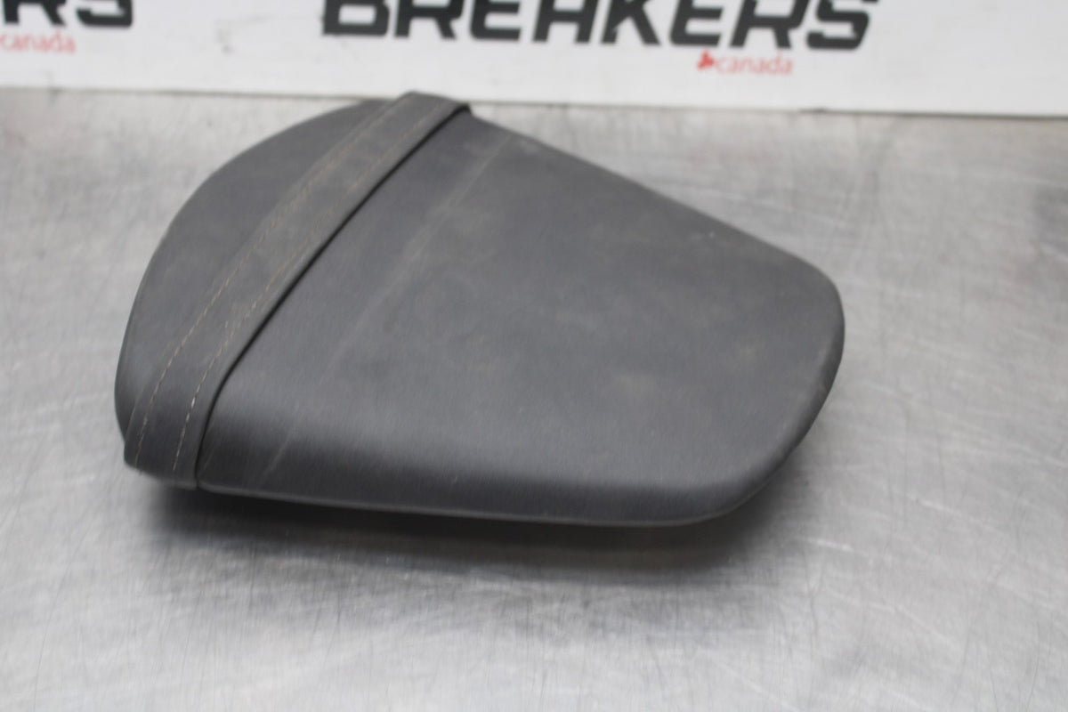 11-21 SUZUKI GSXR750 REAR BACK PASSENGER TANDEM SEAT PAD SADDLE PILLION BB306