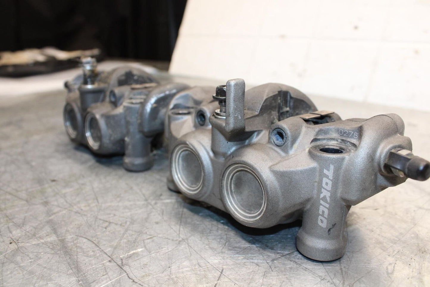 11-15 KAWASAKI ZX1000R RIGHT LEFT FRONT BRAKE CALIPER SET PAIR CALIPERS BB445