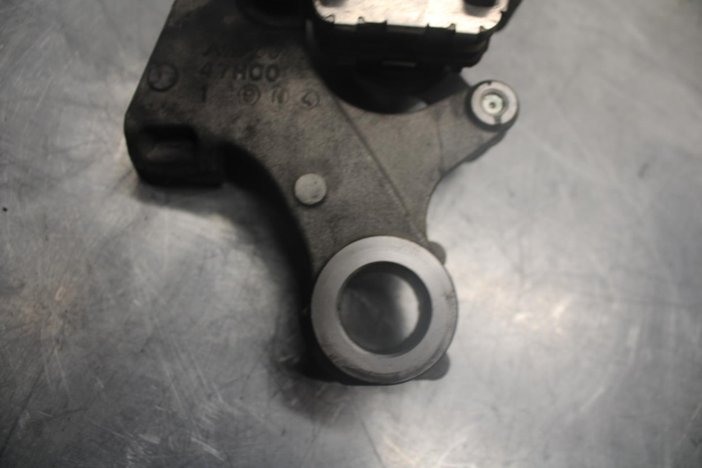 15-21 SUZUKI GSXR600 REAR BACK BRAKE CALIPER W MOUNT BRACKET BB460