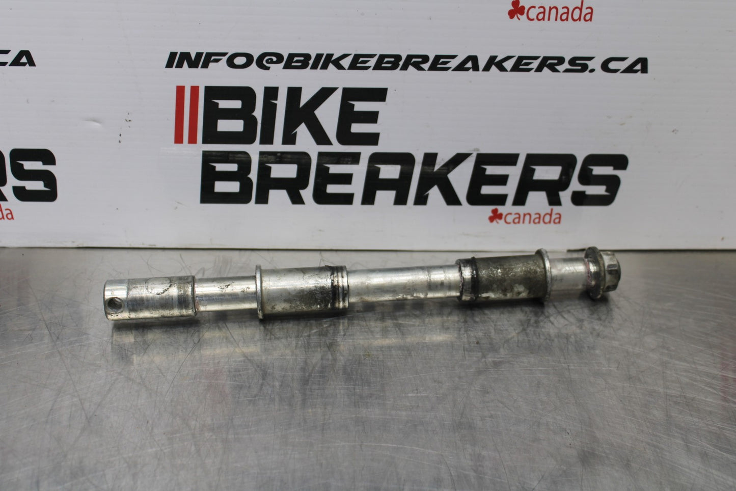 08 KAWASAKI VULCAN 900 FRONT WHEEL RIM AXLE PIVOT BOLT BB184