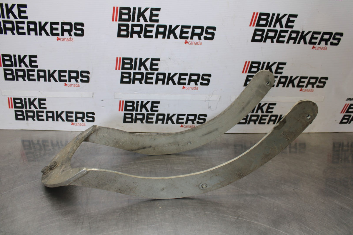 08 KAWASAKI VULCAN 1600 VN1600D NOMAD REAR BACK HITCH MOUNT BRACKET BB904