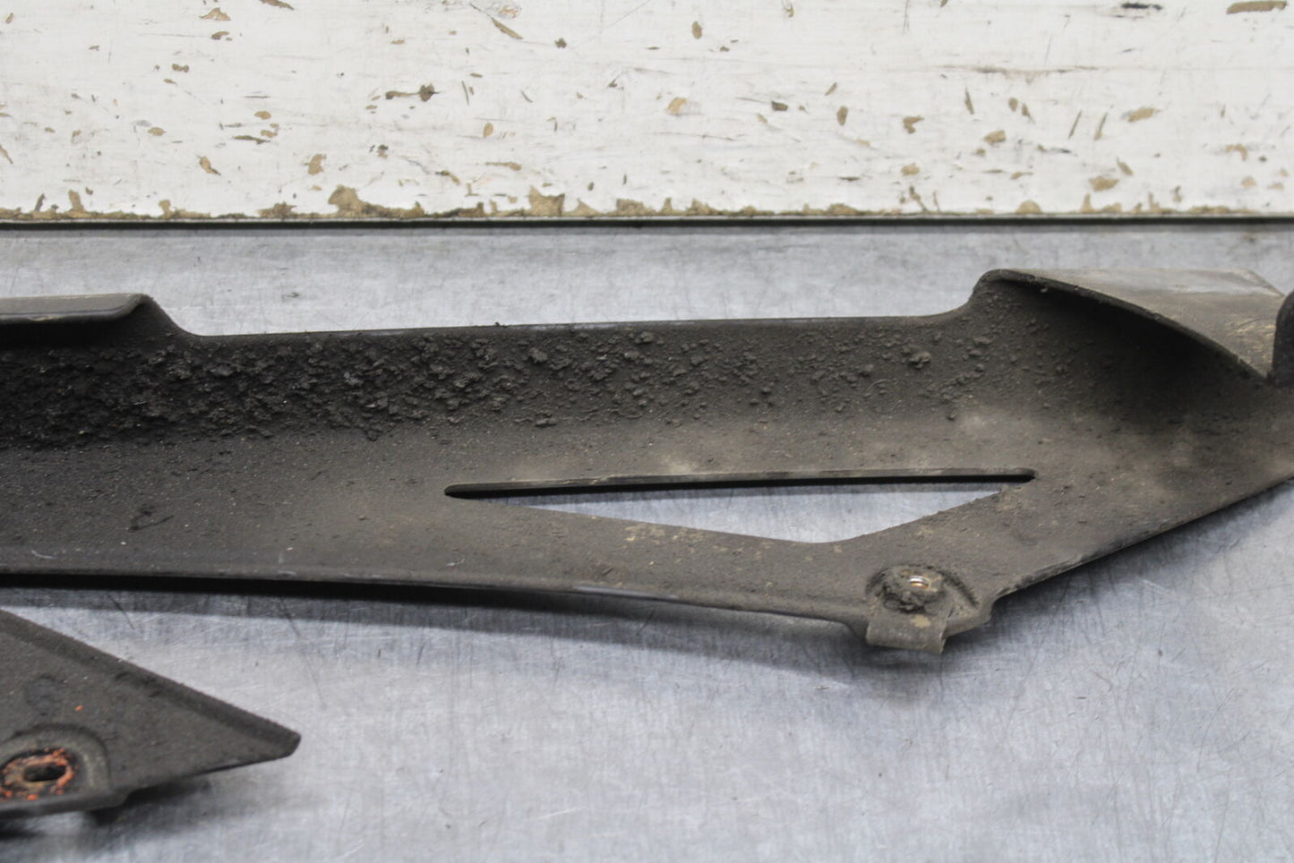 12-13 KAWASAKI Z1000 REAR BACK DRIVE CHAIN GUARD COVER SHIELD BB743