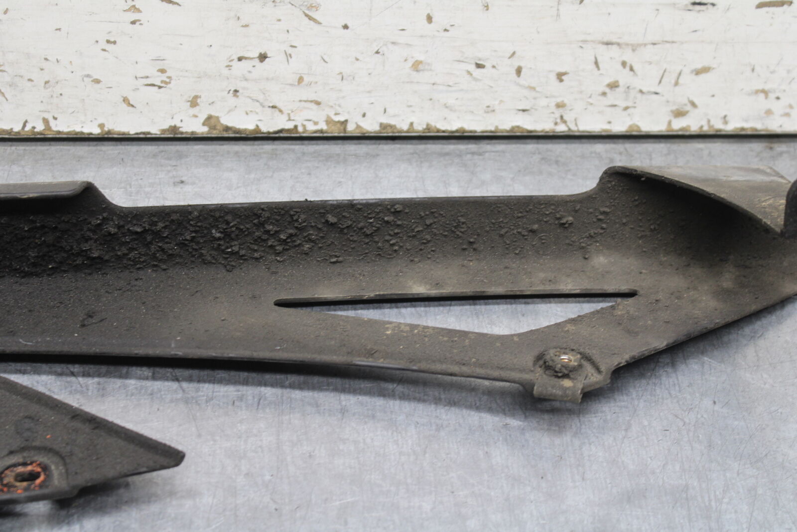 12-13 KAWASAKI Z1000 REAR BACK DRIVE CHAIN GUARD COVER SHIELD BB743