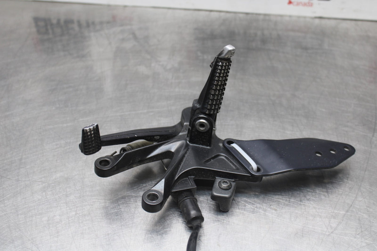 08 KAWASAKI NINJA ZX10R RIGHT REARSET REAR SET DRIVER FOOT PEG REST STOP BB902