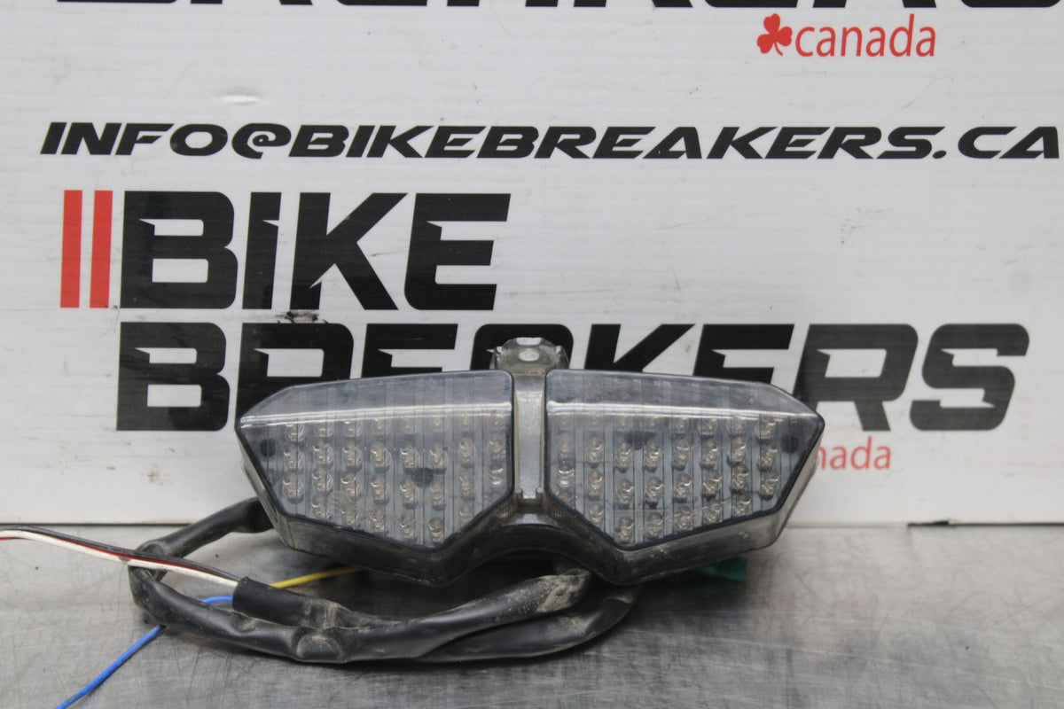 08-09 YAMAHA YZF R6S AFTERMARKET REAR TAIL TAILLIGHT BACK BRAKE LIGHT BB796