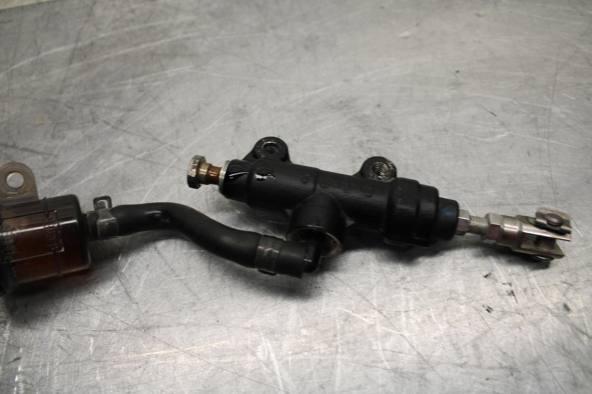 17-21 TRIUMPH STREET TRIPPLE R ABS REAR  BRAKE MASTER CYLINDER W RESERVOIR bb452