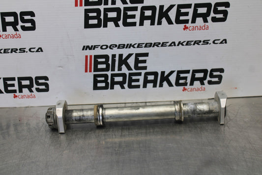05-06 SUZUKI GSXR1000 REAR AXLE BACK WHEEL RIM PIVOT BOLT AXEL BB773