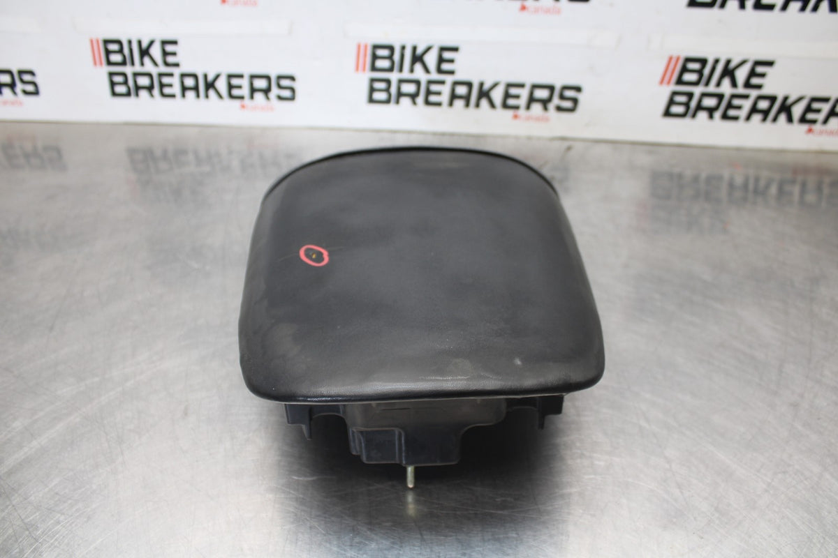 00-01 HONDA CBR929RR REAR BACK PASSENGER TANDEM SEAT PAD SADDLE PILLION BB925