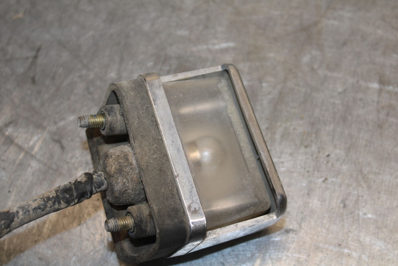 87-03 SUZUKI INTRUDER 1400 VS1400GLP LICENSE PLATE LIGHT BB702