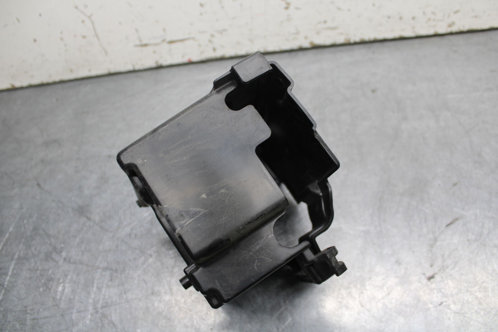 10-13 HONDA SHADOW RS 750 VT750RS BATTERY TRAY BOX HOLDER BB718